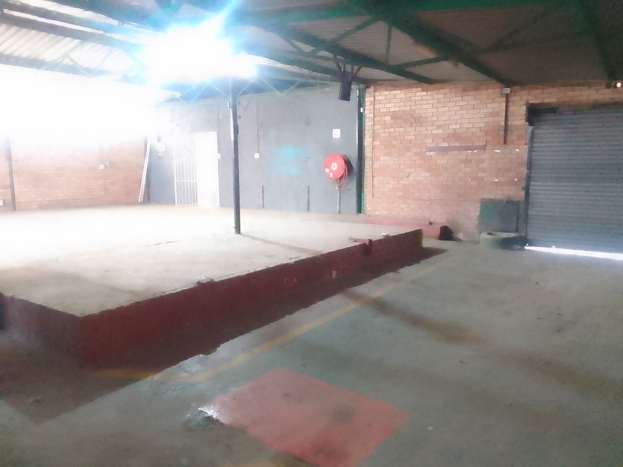 To Let commercial Property for Rent in Oos Einde North West